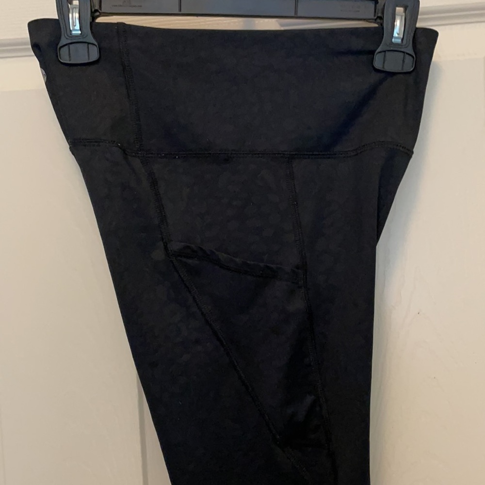 Black Cheetah 7/8 Leggings with Pockets!